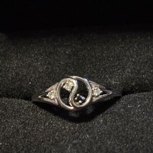 Elegant Silver Women's Ring